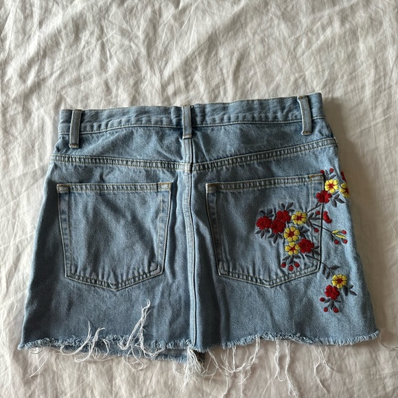 Graphic denim mini skirt - Picture 2 of 2